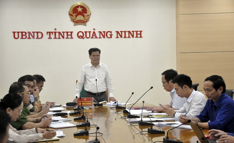 Đồng chí Bùi Văn Khắng, Phó Chủ tịch UBND tỉnh kết luận tại cuộc họp.