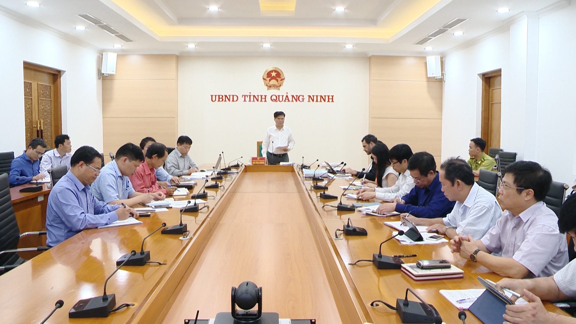 Đồng chí Bùi Văn Khắng - Phó Chủ tịch UBND tỉnh phát biểu kết luận