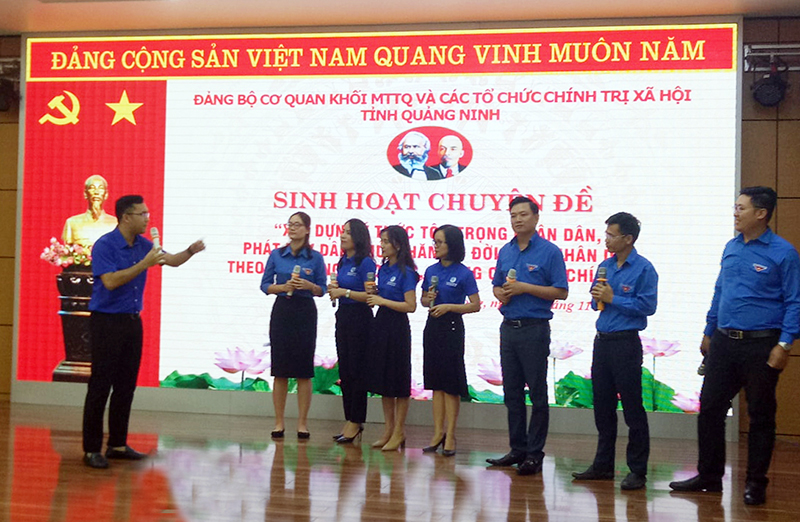 Tìm hiểu về tư tưởng Chủ tịch Hồ Chí Minh bằng hình thức sân khấu hoá