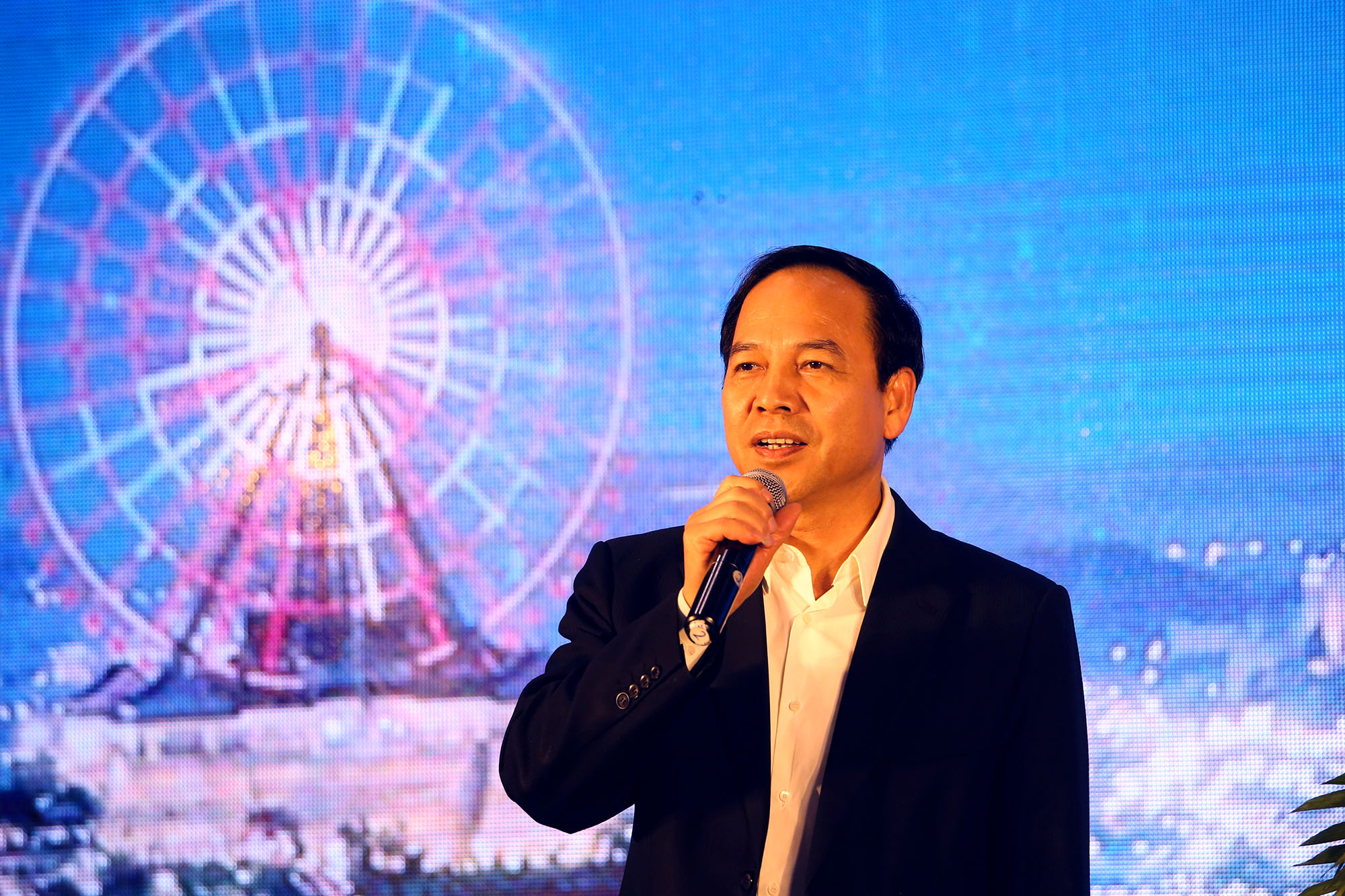 Đồng chí Đặng Huy Hậu, Phó Chủ tịch Thường trực UBND Tỉnh phát biểu tại đêm gala dinner.