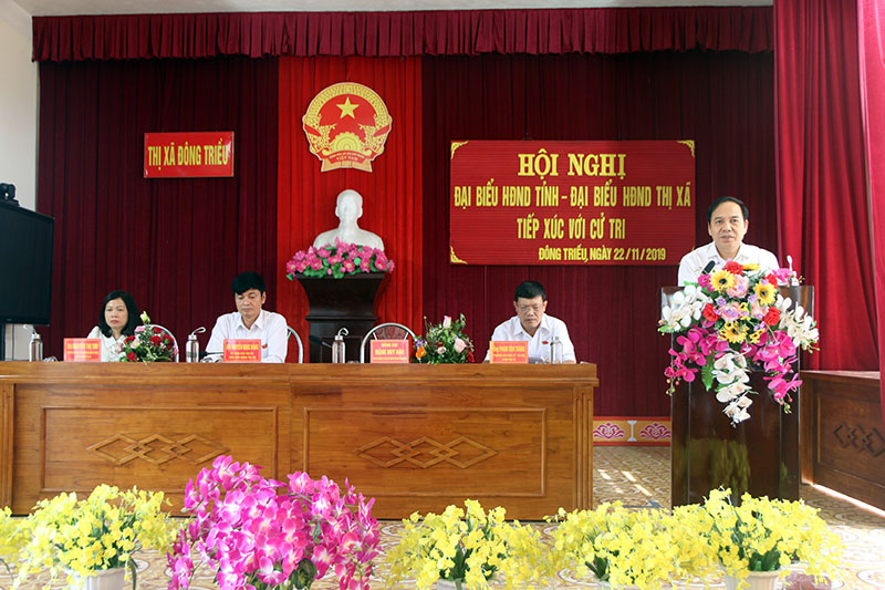 Phó Chủ tịch Thường trực UBND tỉnh Đặng Huy Hậu tiếp xúc cử tri Đông Triều
