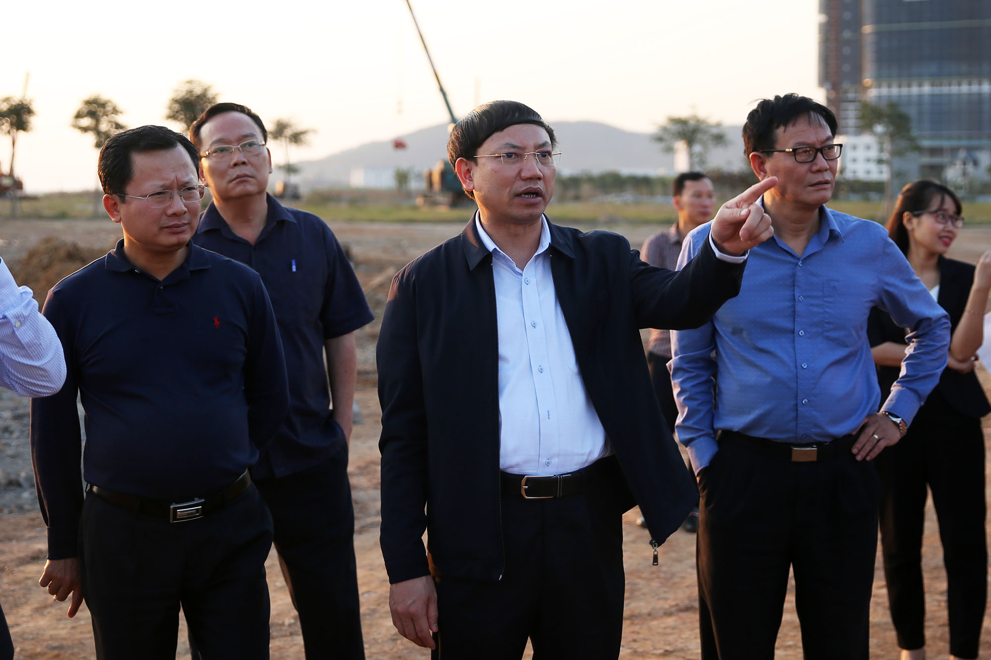 Đồng chí Nguyễn Xuân Ký yêu cầu tập đoàn BIM Group sớm hoàn thiện tuyến đường bao biển đấu nối với .....