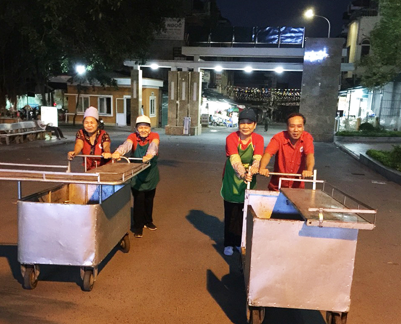 Nhiều năm qua, Chi hội Chữ thập đỏ khu 6, phường Thanh Sơn, TP Uông Bí duy trì nồi cháo từ thiện cho các bệnh nhân nghèo điều trị tại Bệnh viện Việt Nam - Thụy Điển Uông Bí