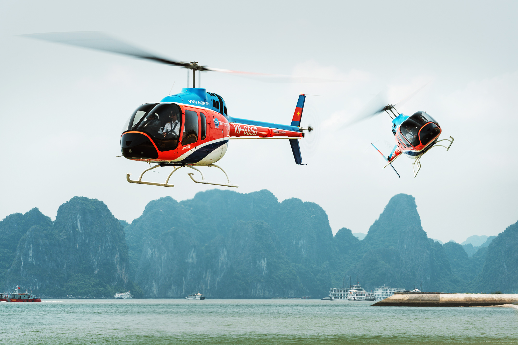 dịch vụ bay trực thăng Halong Heli Tours được khai trương, Quảng Ninh có thêm một dịch vụ du lịch đẳng cấp, hấp dẫn phục vụ nhu cầu của hành khách, khách du lịch có mong muốn được chiêm ngưỡng vẻ đẹp của Di sản thiên nhiên thế giới Vịnh Hạ Long từ trên cao
