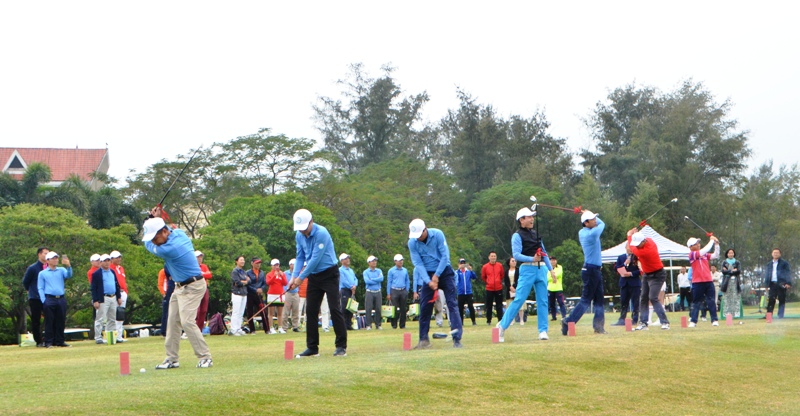 Giải có sự tham gia của hơn 100 golf thủ