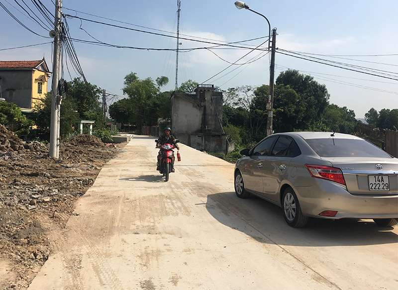  Đường giữa làng khu Chạp Khê Cải đang được cải tạo, nâng cấp.