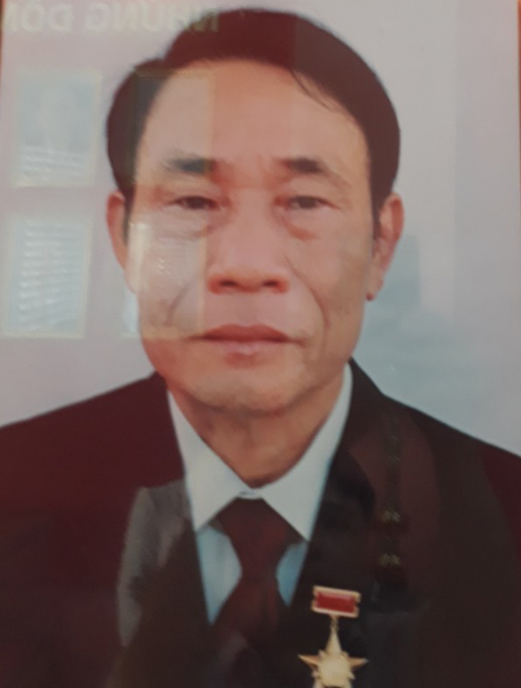 Anh hùng lao động Nguyễn Văn Tía trông một lần đi kiểm tra lò -25/-80 Công ty Than Mạo Khê. Ảnh: Mạnh Hùng (CTV).
