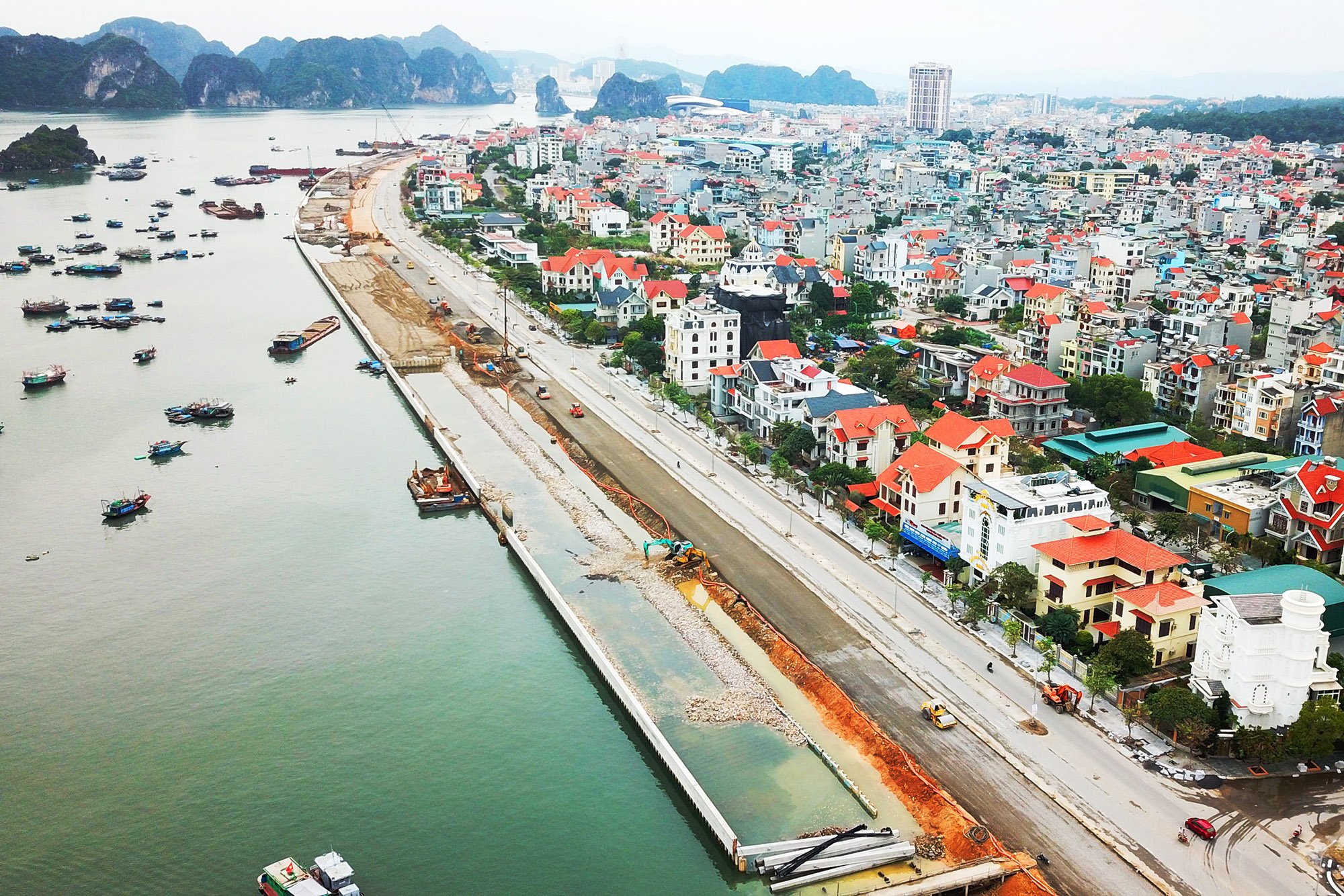 Dự án đường bao biển Trần Quốc Nghiễn đang được khẩn trương thi công, dự kiến hoàn thành vào tháng 4/2020. 