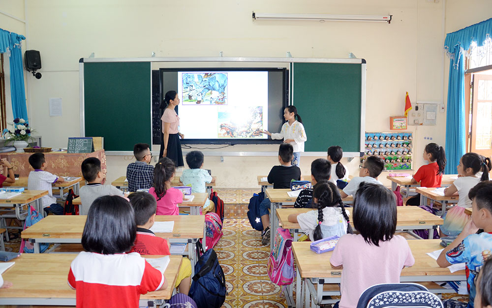 Tiết học đạo đức của thầy và trò trường Tiểu học Trần Hưng Đạo. Tháng (11/2019)