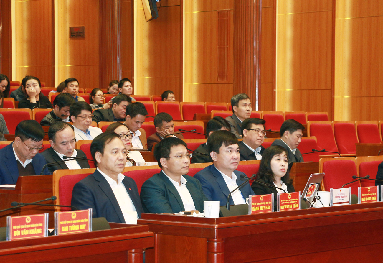 Các đại biểu tham dự Hội nghị tại điểm cầu Quảng Ninh.