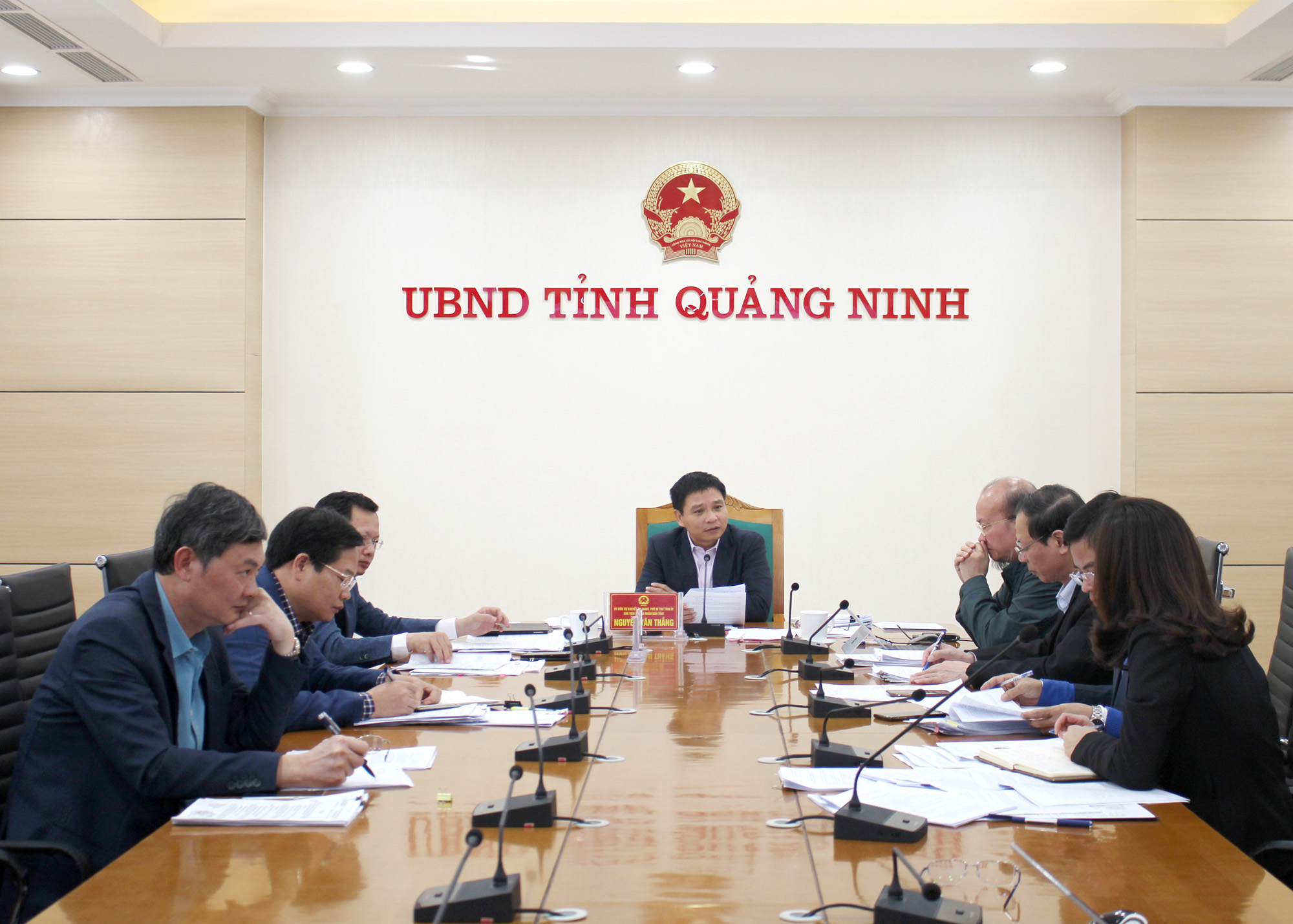 Đồng chí Nguyễn Văn Thắng, Chủ tịch UBND tỉnh chủ trì cuộc họp.