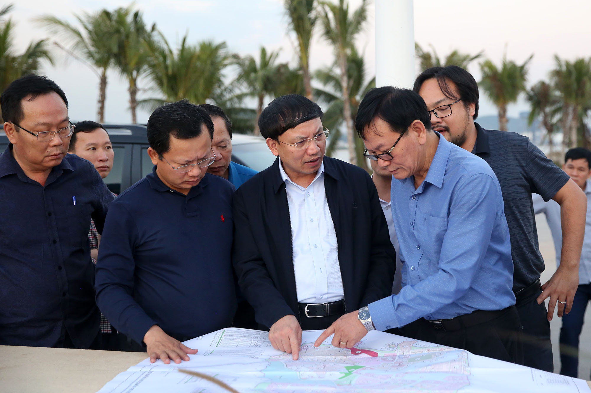  Bí thư Tỉnh ủy, Chủ tịch HĐND tỉnh Nguyễn Xuân Ký đi kiểm tra thực tế tình hình quản lý đất đai, xây dựng và trật tự đô thị tại TP Hạ Long