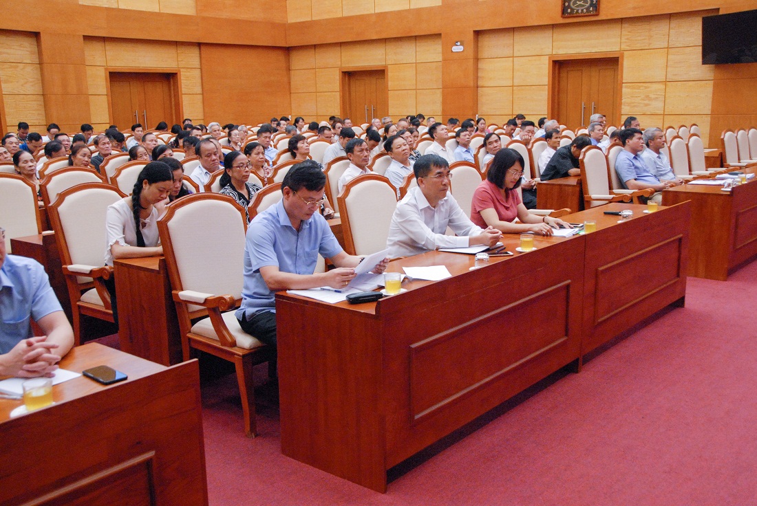 Cán bộ cơ quan MTTQ tỉnh và đại diện Ủy ban MTTQ 20 phường của TP Hạ Long tham gia hội nghị tuyên truyền, phổ biến pháp luật do Cơ quan Khối tỉnh tổ chức, tháng 8/2019.