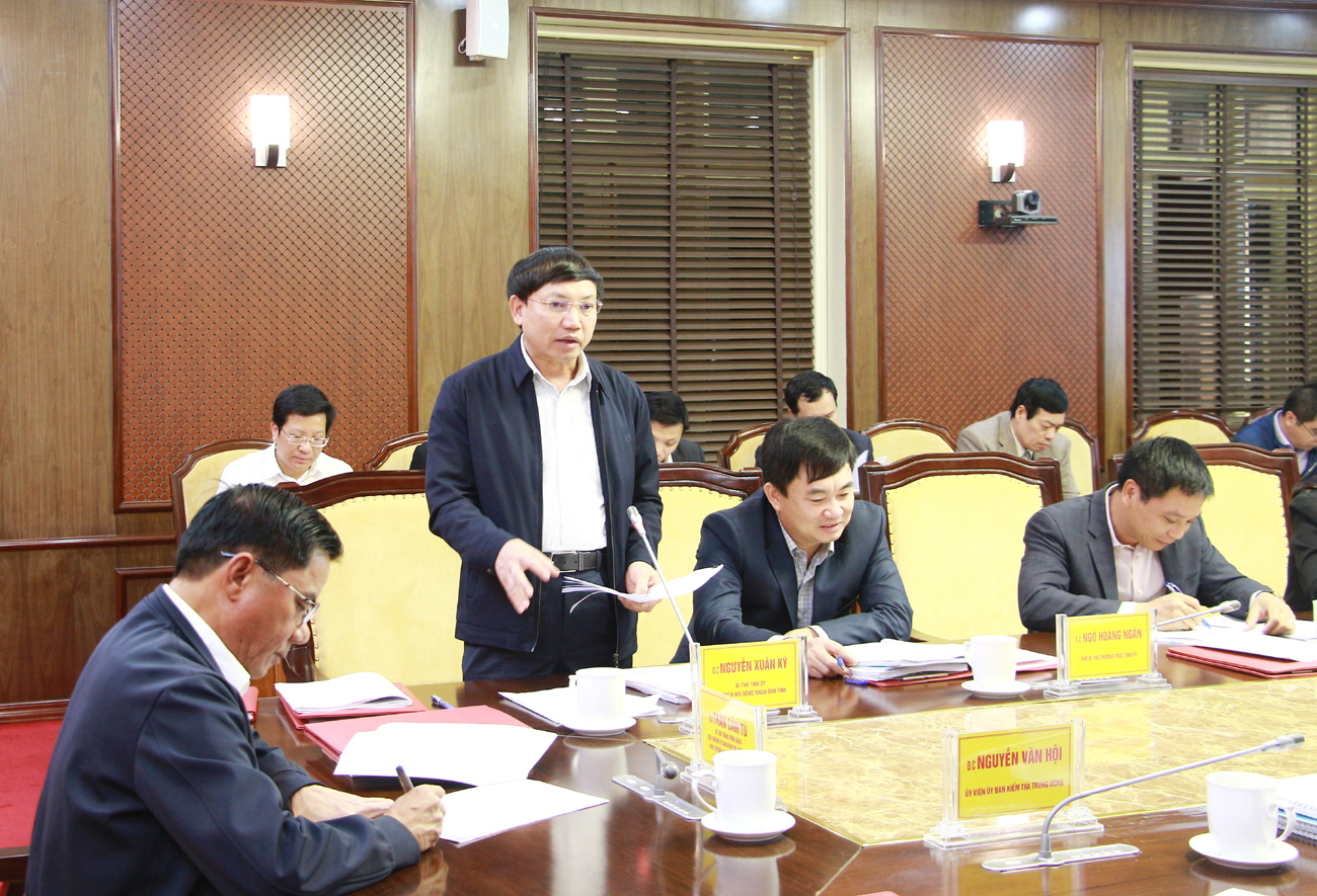 Đồng chí Nguyễn Xuân Ký, Bí thư Tỉnh ủy, Chủ tịch HĐND tỉnh, phát biểu tại buổi làm việc.