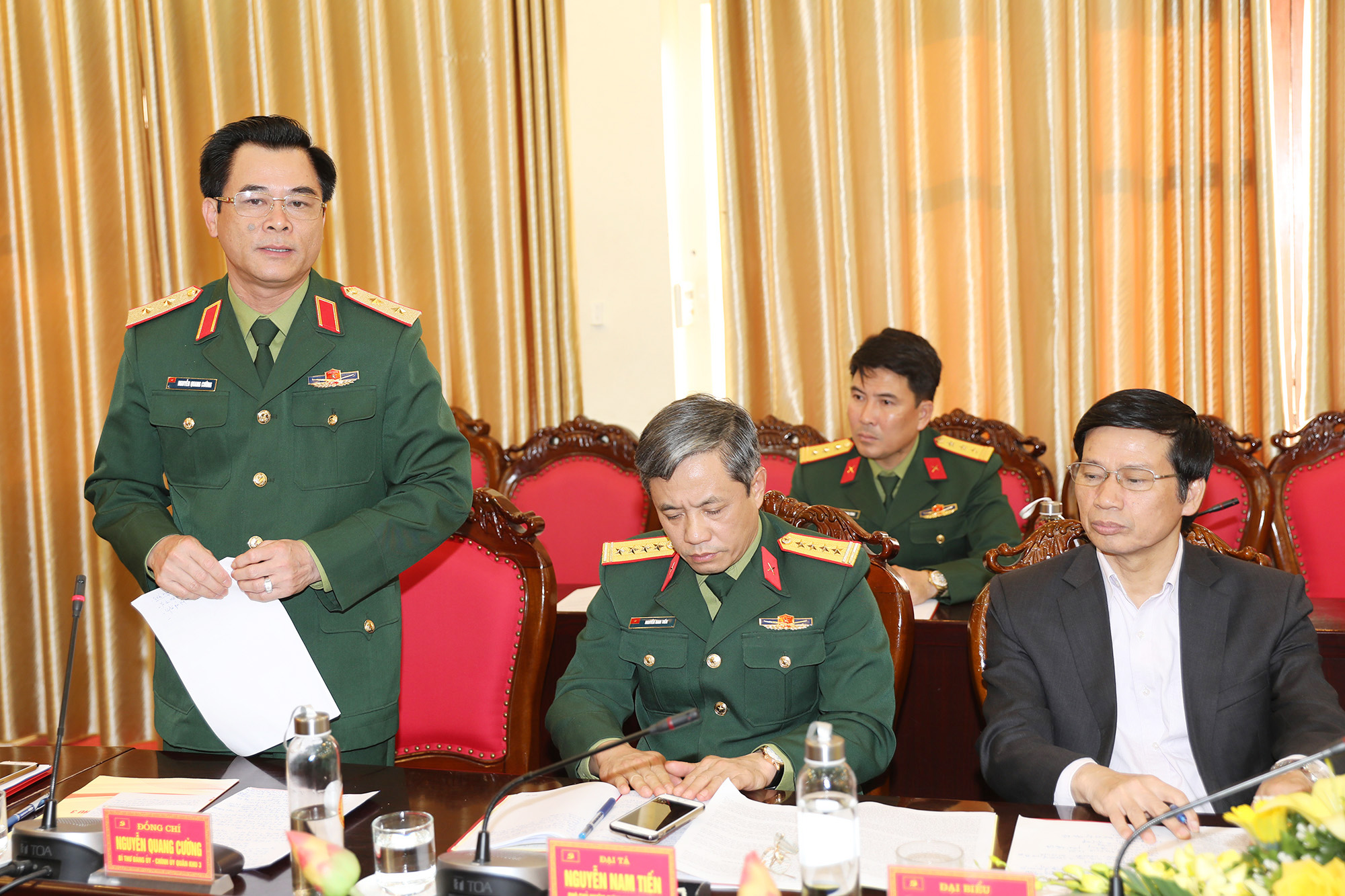 Trung tướng Nguyễn Quang Cường, Bí thư Đảng ủy, Chính ủy Quân khu 3 phát biểu tại hội nghị.