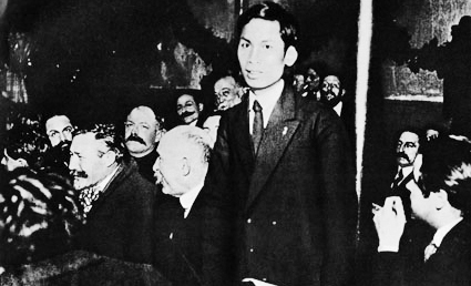 Tại Đại hội toàn quốc Đảng Xã hội Pháp tháng 12-1920, lãnh tụ Nguyễn Ái Quốc trở thành một trong những người sáng lập Đảng Cộng sản Pháp: Ảnh Tư liệu