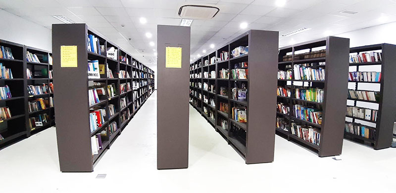 Thư viện tỉnh được đầu tư hệ thống sách phong phú