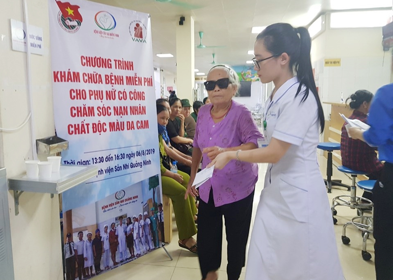 Bệnh viện Sản Nhi Quảng Ninh tổ chức Khám sức khỏe cho phụ nữ có công chăm sóc nạn nhân chất độc da cam trên địa bàn tỉnh Quảng Ninh