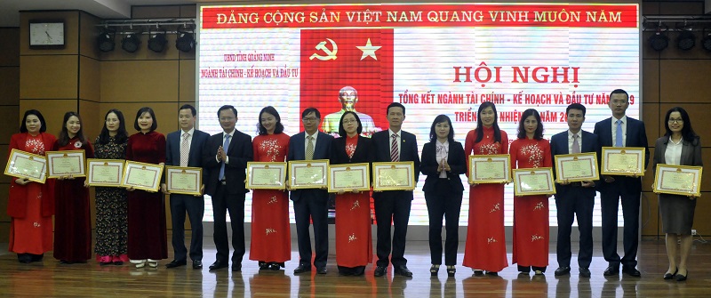 Phó chủ tịch Thường trực HĐND tỉnh Trịnh Thị Minh Thanh; Phó chủ tịch UBND tỉnh Cao Tường Huy
