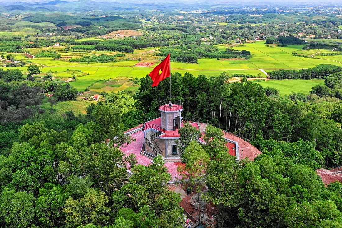 Khu di tích khảo cổ - lịch sử - danh thắng Núi Hứa, xã Đại Bình, được UBND tỉnh xếp hạng Di tích cấp tỉnh năm 2012.