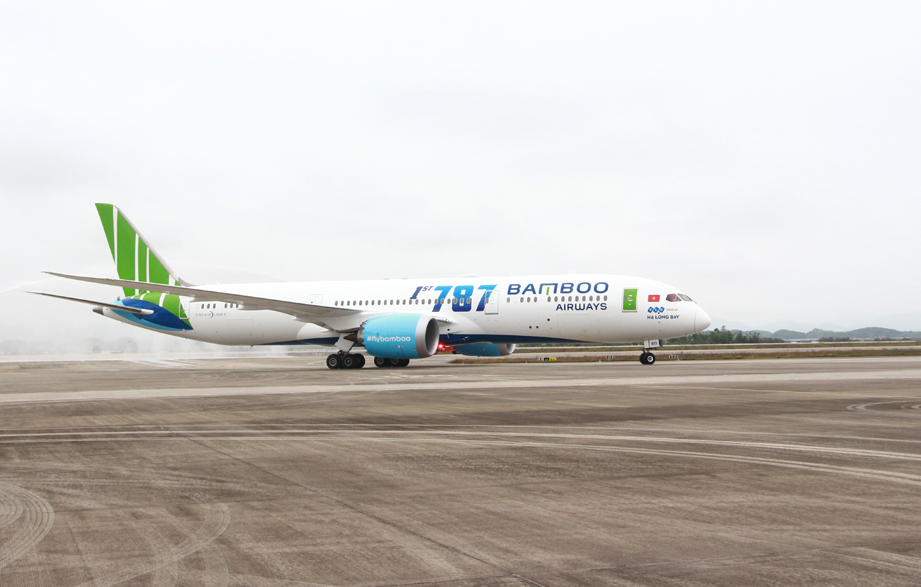 Máy bay Boeing 787-9 của hãng hàng không Bamboo Airways hạ cánh tại Cảng hàng không quốc tế Vân Đồn.