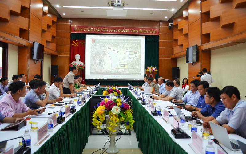 TP Uông Bí làm việc với TKV về quản lý tài nguyên khoáng sản trên địa bàn. Ảnh: Việt Hoa.