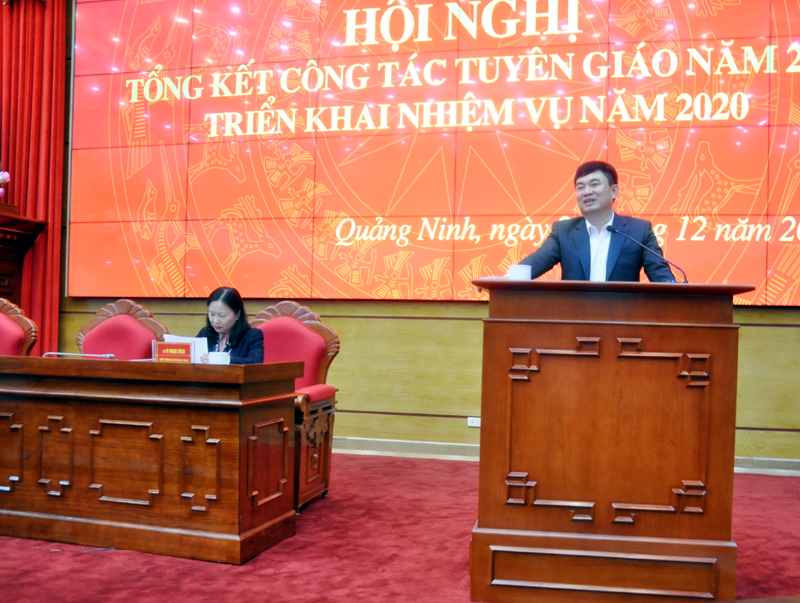 Đồng chí Ngô Hoàng Ngân, Phó Bí thư Thường trực Tỉnh uỷ phát biểu kết luận hội nghị