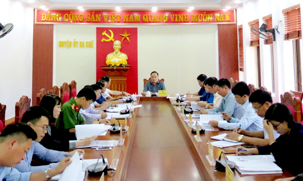 Ban Thường vụ Huyện ủy Ba Chẽ tổ chức hội nghị chỉ đạo thực hiện quy trình chuẩn bị nhân sự bầu cử trưởng thôn, khu phố nhiệm kỳ 2020-2022. Ảnh: Bình Minh -Trung tâm TT&VH Ba Chẽ.
