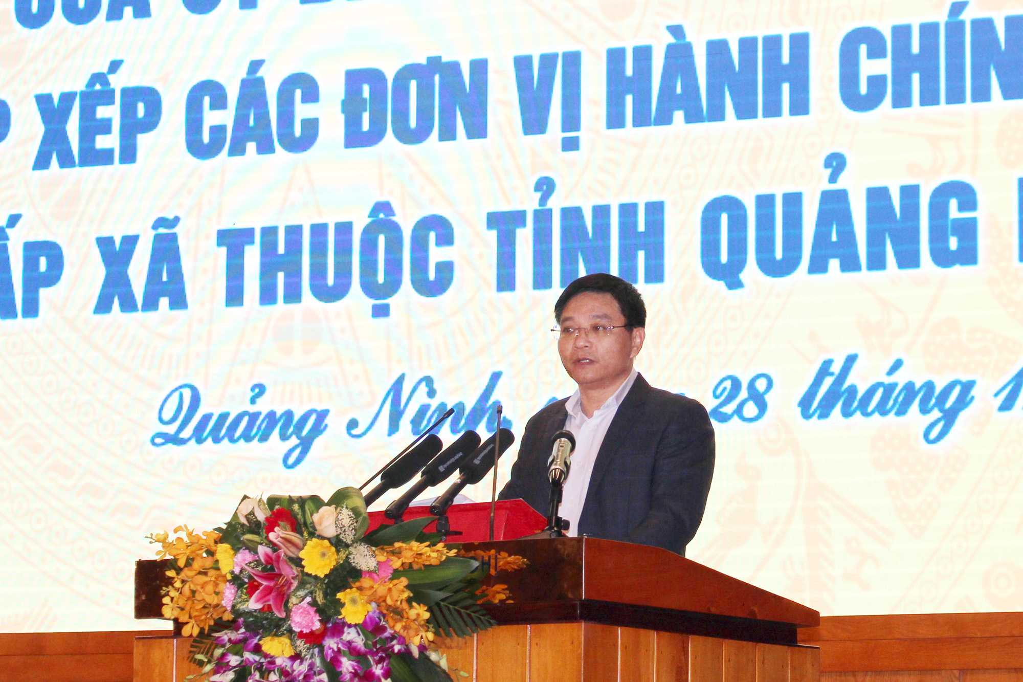 Đồng chí Nguyễn Văn Thắng, Chủ tịch UBND tỉnh, quán triệt Nghị quyết 837 của Ủy ban Thường vụ Quốc hội.