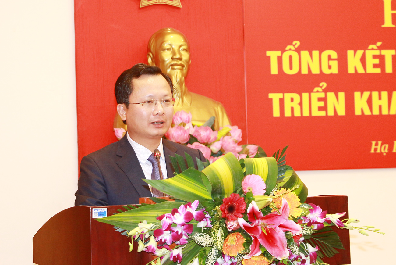 Đồng chí Cao Tường Huy, Phó Chủ tịch UBND tỉnh, phát biểu chỉ đạo hội nghị.