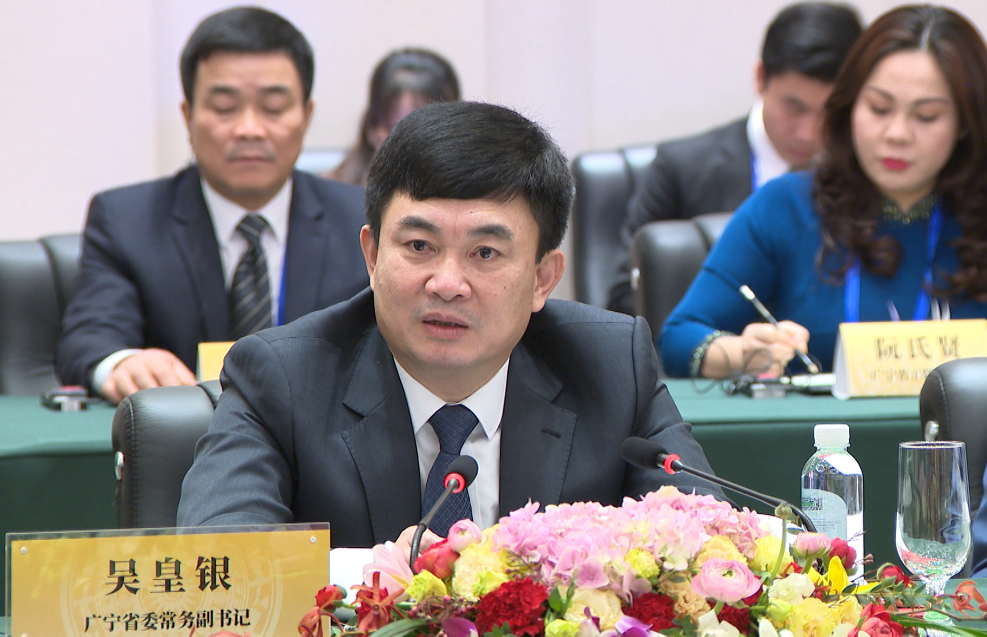 Đồng chí Ngô Hoàng Ngân, Phó Bí thư Thường trực Tỉnh ủy Quảng Ninh, phát biểu tại buổi tiếp xã giao.
