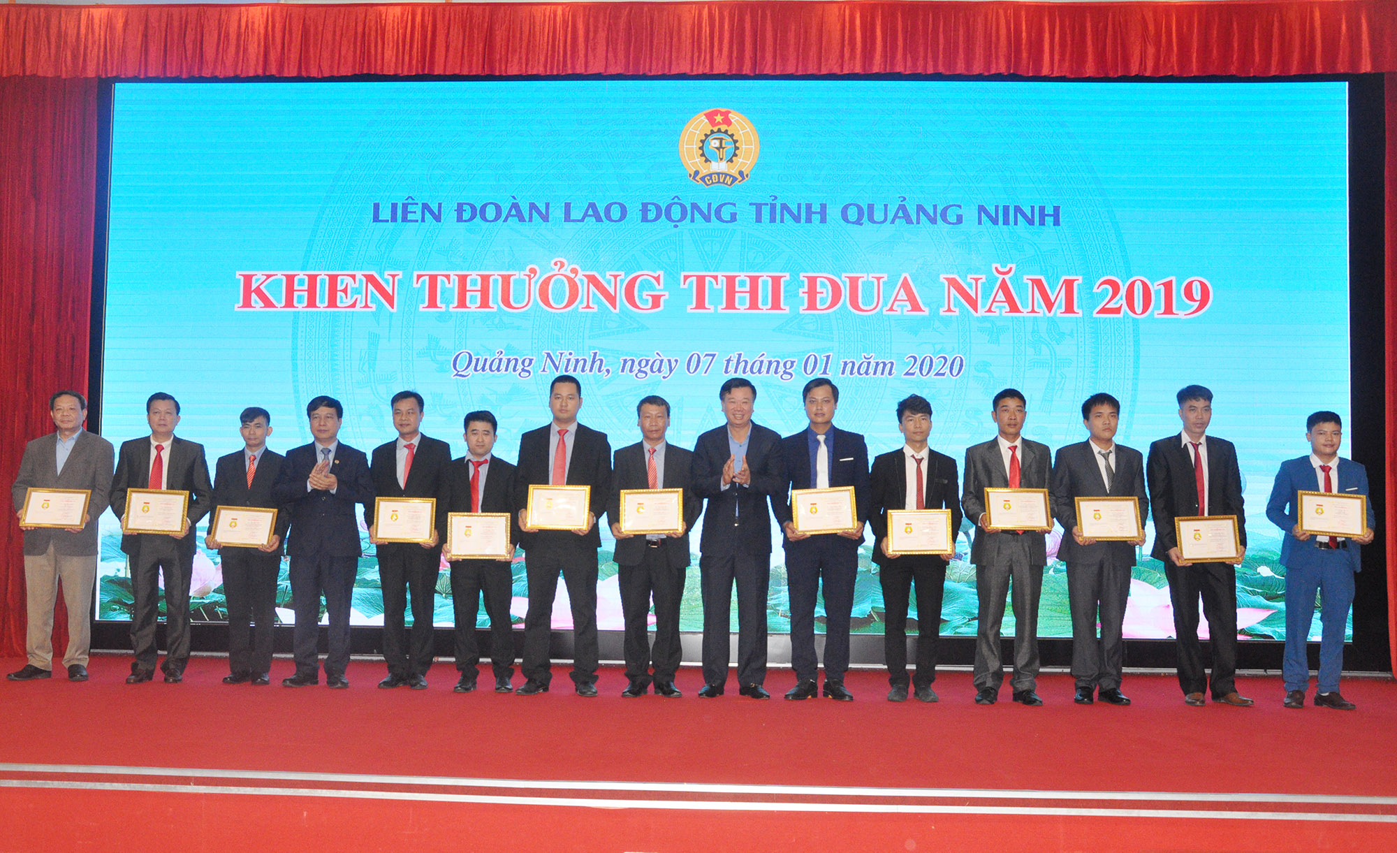 16 cá nhân được tặng Bằng Lao động sáng tạo của Tổng LĐLĐ Việt Nam.