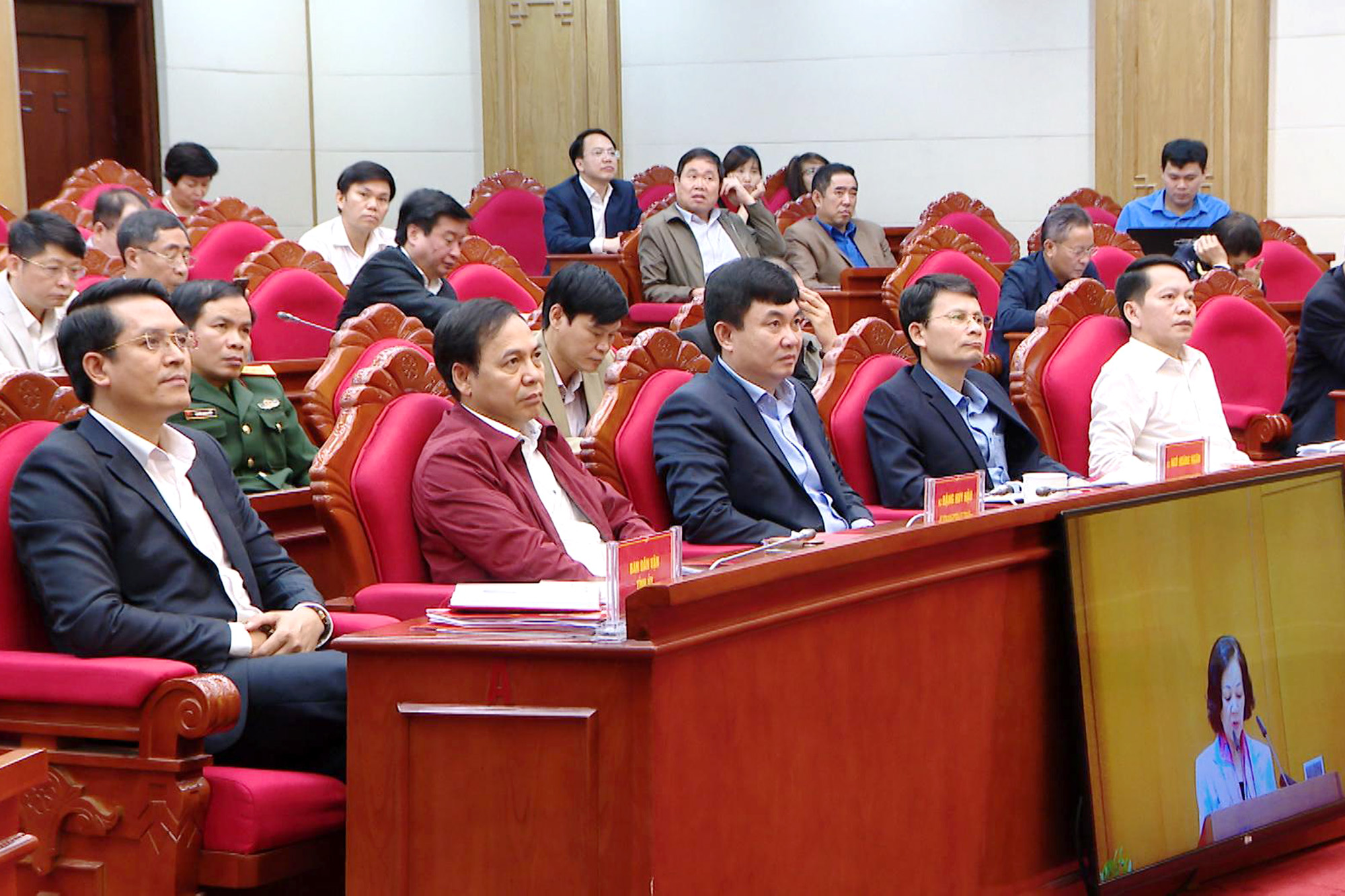 Các đại biểu dự hội nghị tại đầu cầu Quảng Ninh.