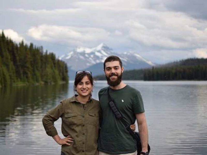 Arash Pourzarabi, 26 tuổi và Pouneh Gourji, 25 tuổi, trước đó đã tới Iran để tổ chức đám cưới, không may gặp phải tai nạn khi trở về. Ảnh: Daily Mail
