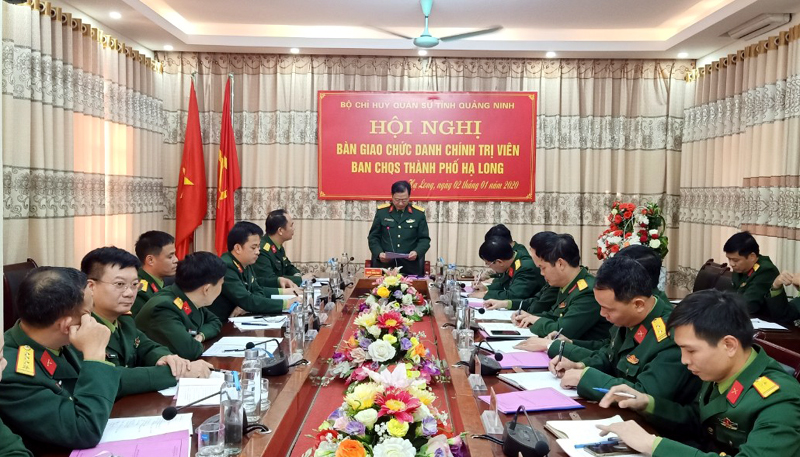 Bộ Chỉ huy Quân sự tỉnh tổ chức bàn giao chức danh Chính trị viên Ban Chỉ huy Quân sự TP Hạ Long để chuẩn bị nhân sự cho khoá mới.