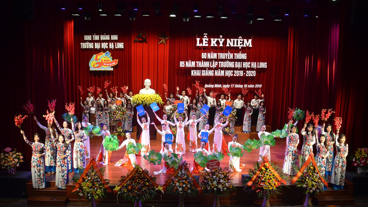 Lễ kỷ niệm 60 năm truyền thống, 5 năm thành lập Trường Đại học Hạ Long và khai giảng năm học 2019-2020.  Ảnh: Nguyễn Thanh