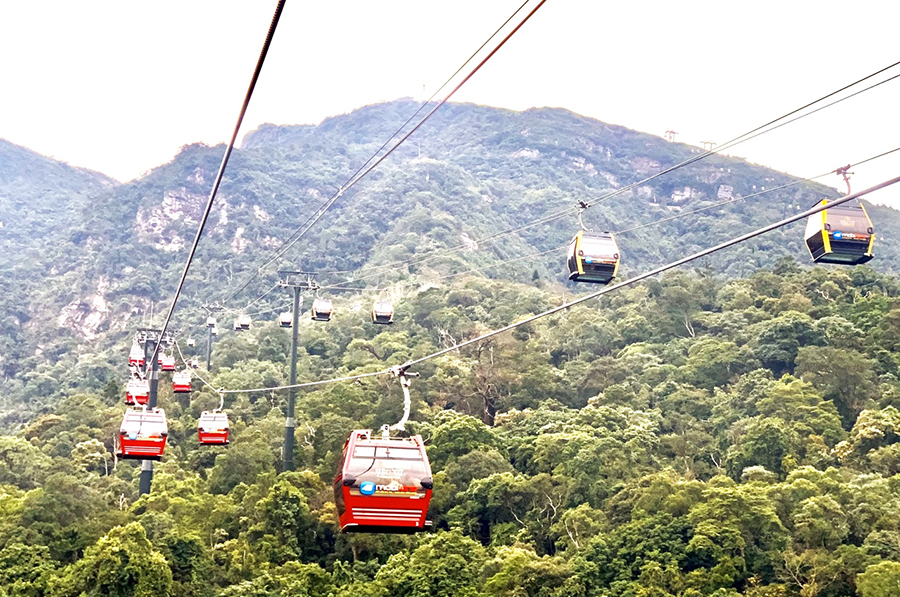 Núi rừng Yên Tử nhìn từ trên cao