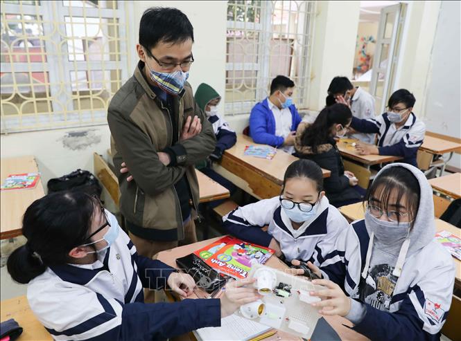 Học sinh của trường THCS Thăng Long (Ba Đình, Hà Nội) chấp hành nghiêm chỉnh việc đeo khẩu trang. Ảnh: Thanh Tùng/TTXVN