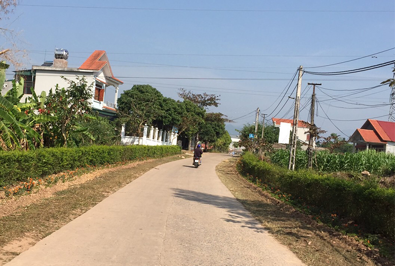 Đường liên thôn xã Đông Hải khang trang, sạch đẹp.