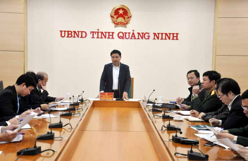 Đồng chí Nguyễn Văn Thắng, Phó Bí thư Tỉnh uỷ, Chủ tịch UBND tỉnh phát biểu kết luận cuộc họp