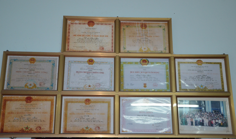 Một số danh hiệu và phần thưởng mà ông Giao đã vinh dự nhận được.