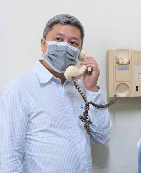 Thứ trưởng Bộ Y tế Nguyễn Trường Sơn đã điện đàm động viên bệnh nhân.