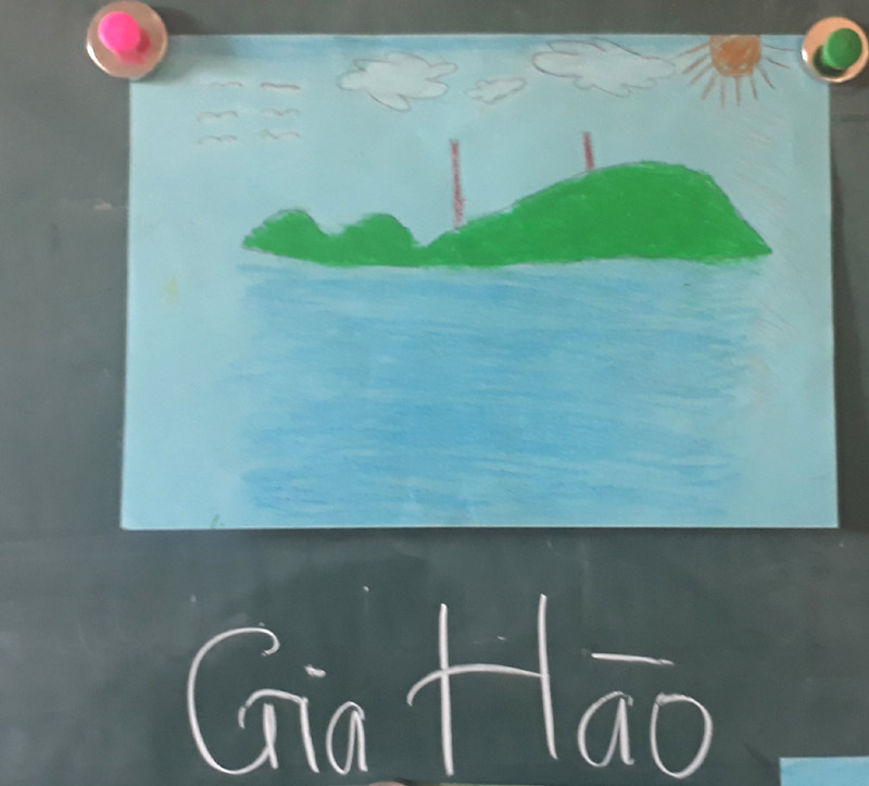  Một bức tranh vẽ đảo Hòn Chuối của em Gia Hào, lớp 3, Lớp học tình thương.