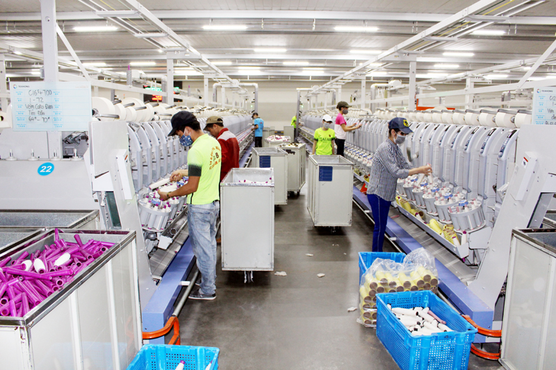 Sản xuất sợi cotton tại Phân xưởng số 1, Nhà máy sợi Texhong Ngân Hà.