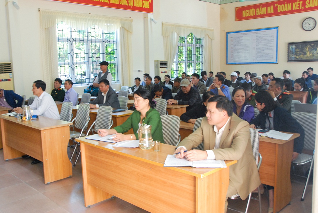 Cử tri thị trấn Đầm Hà được giải đáp, tiếp thu các ý kiến, kiến nghị đặt ra tại buổi tiếp xúc cử tri của Đại biểu HĐND tỉnh, HĐND huyện Đầm Hà, tháng 11/2019.