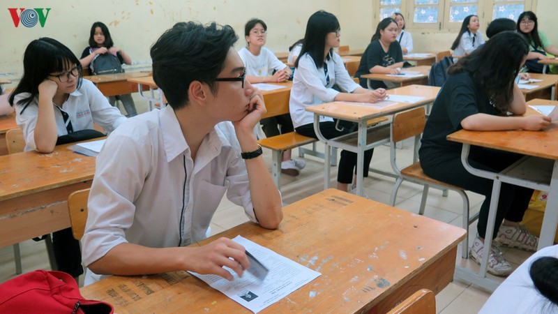 Bộ GD-ĐT yêu cầu xem xét cho học sinh tiếp tục nghỉ học.