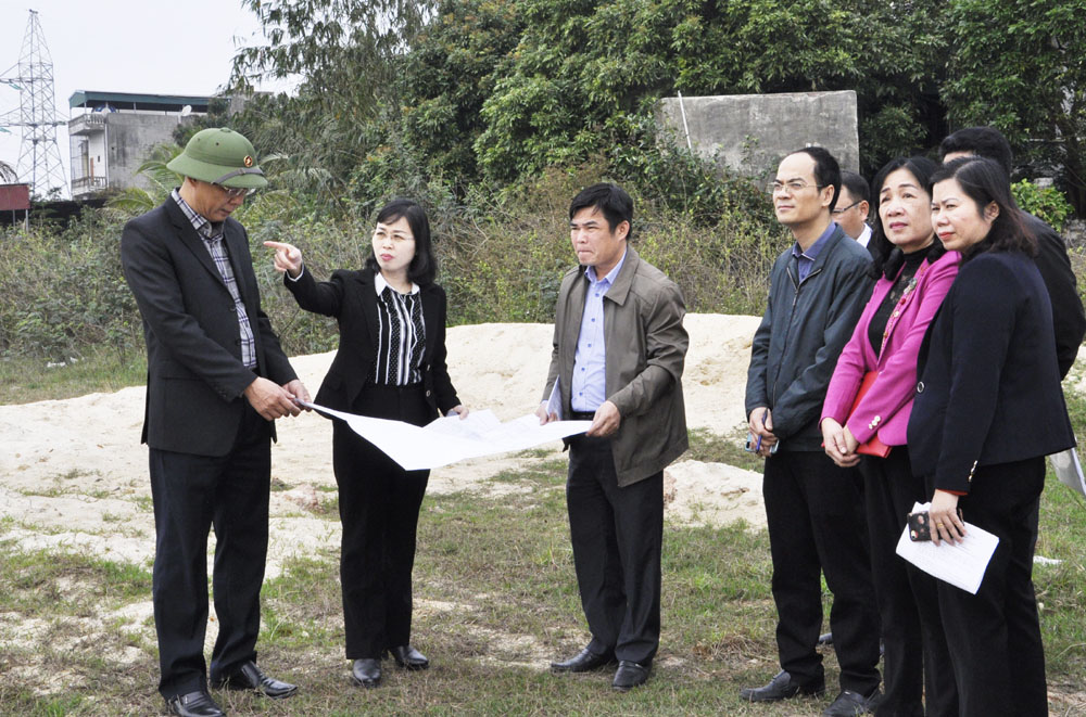 Đoàn công tác kiểm tra Dự án khu dân cư tự xây tại Khu Cát Thành, phường Minh Thành.