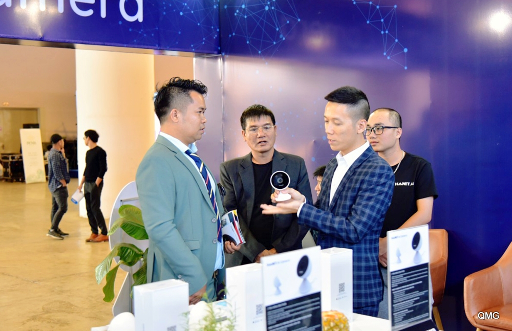 Công Ty TNHH Điện tử HANET Việt Nam - một trong những doanh nghiệp khởi nghiệp sáng tạo thuộc tốp đầu của tỉnh giới thiệu với các nhà đầu tư về sản phẩm 