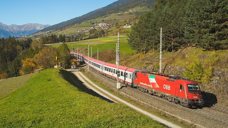 Tối 23/2, Áo đã đình chỉ dịch vụ tàu hỏa vượt núi Alps đến Italy trong 4 giờ sau khi phát hiện 2 hành khách bị sốt. Ảnh: Wikipedia