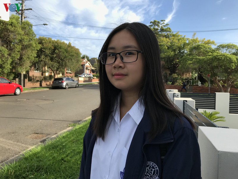 Lê Hà Linh, học sinh lớp 8 trường Trung học Nữ sinh Burwood, Sydney, Australia.